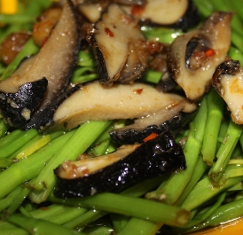 Ốc giác xào rau muống